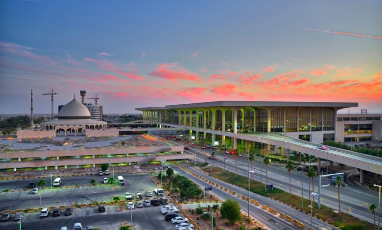 مطار الملك فهد الدولي