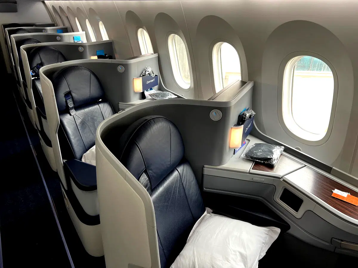 درجة رجال الأعمال مصر للطيران 