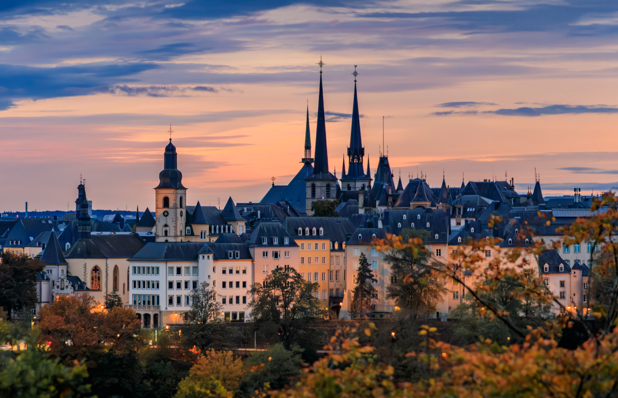 أول خط طيران مباشر بين أبوظبي ولوكسمبورج 