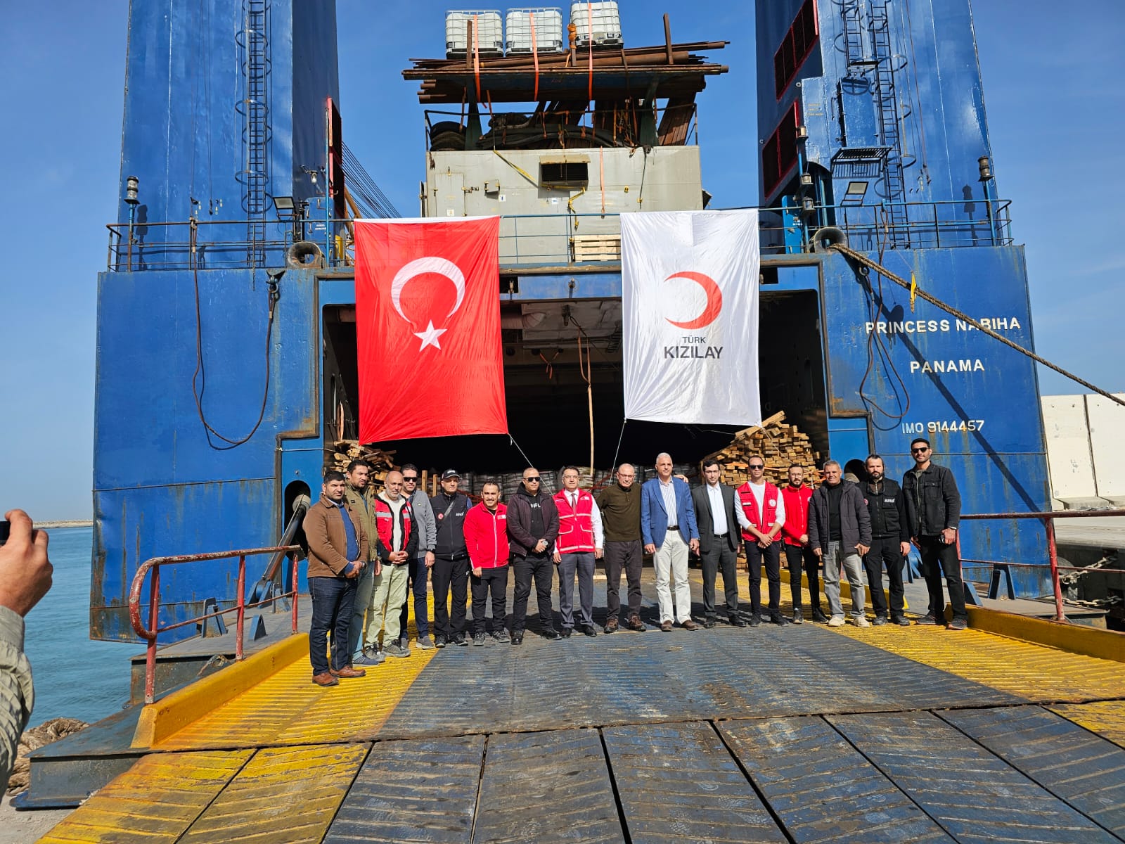 تركيا ترسل مساعدات إلى غزة