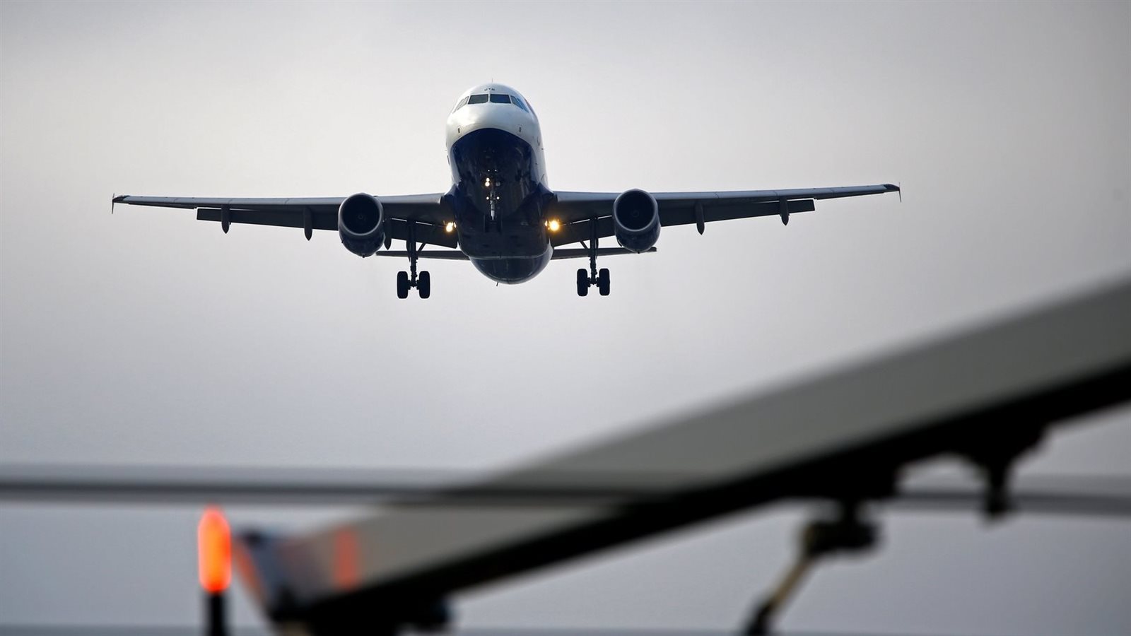 السفر الجوي