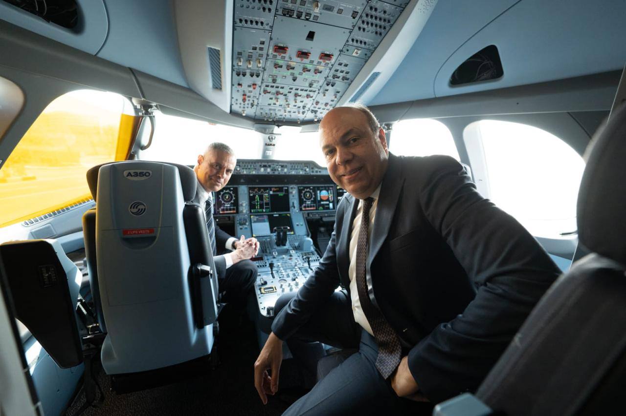 وزير الطيران ورئيس مصر للطيران