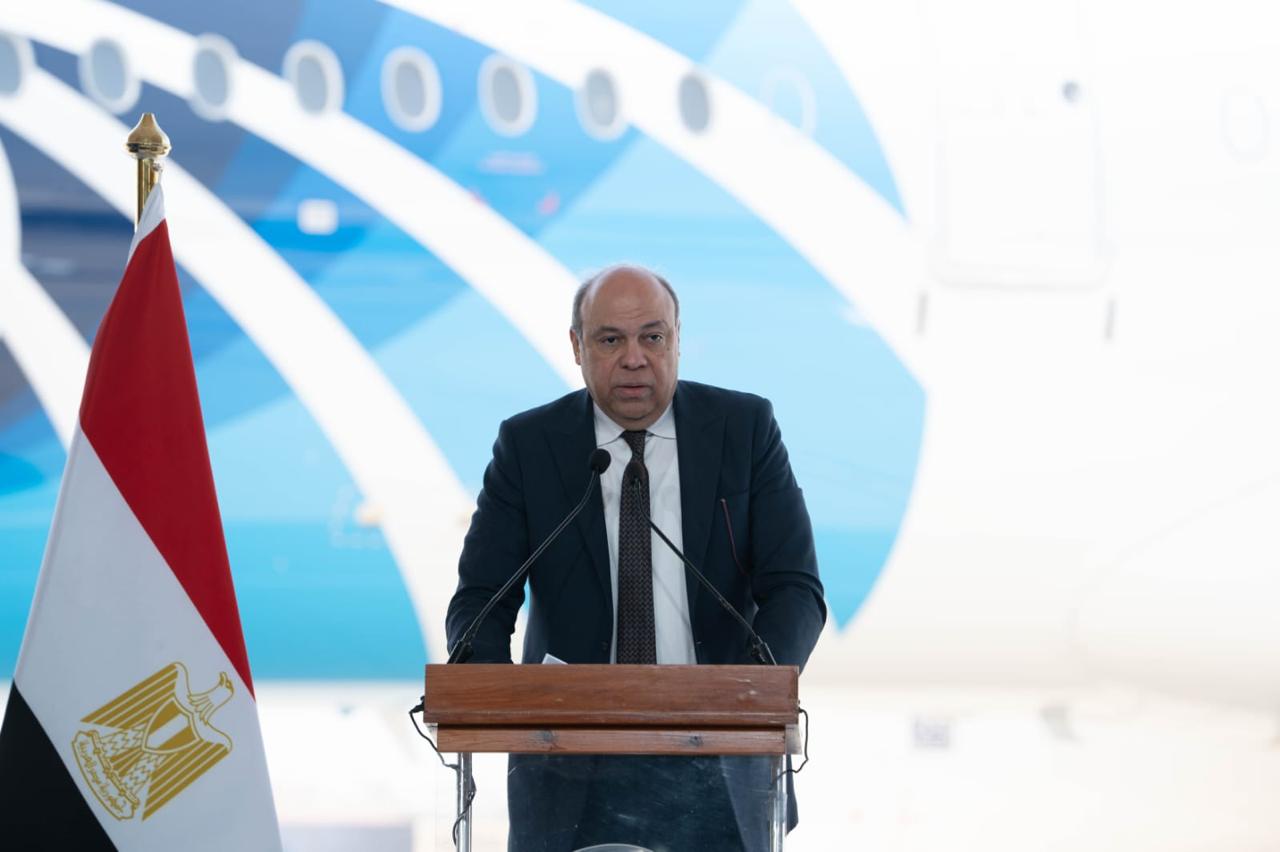 وزير الطيران المصري