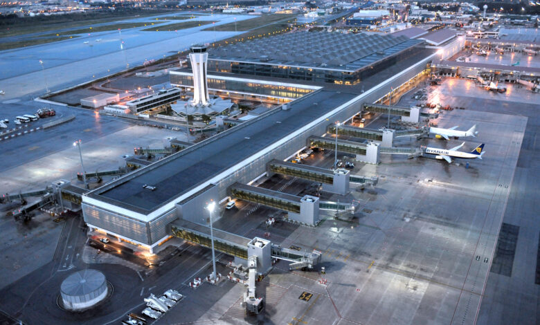 مطارات إسبانيا