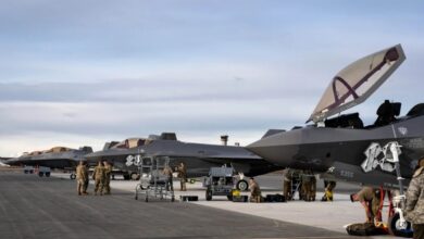 راتب الطيار الجربي يرتفع للحفاظ عليه من إعراءات شركات الطيران المدني - أرشيفية