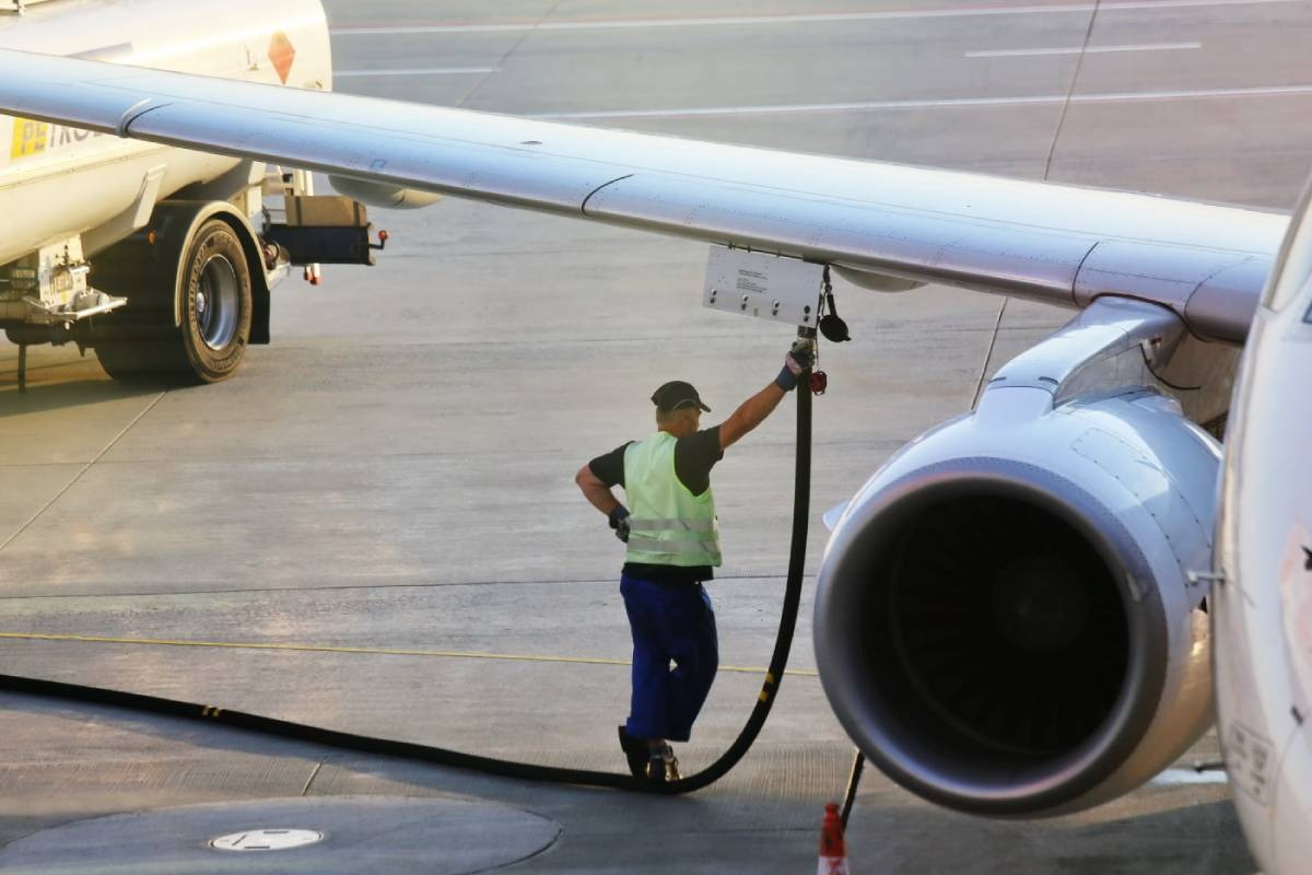 نقص وقود الطائرات